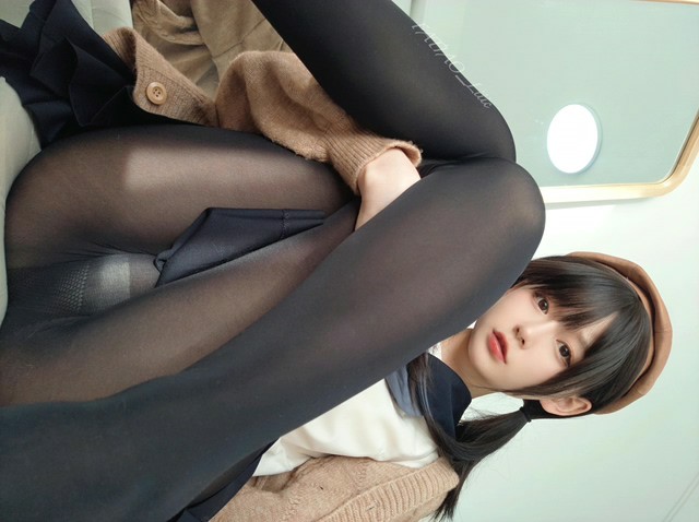 [1V+22P/70MB]【迷之呆梨】今日の下着?JK黑絲雙馬尾
